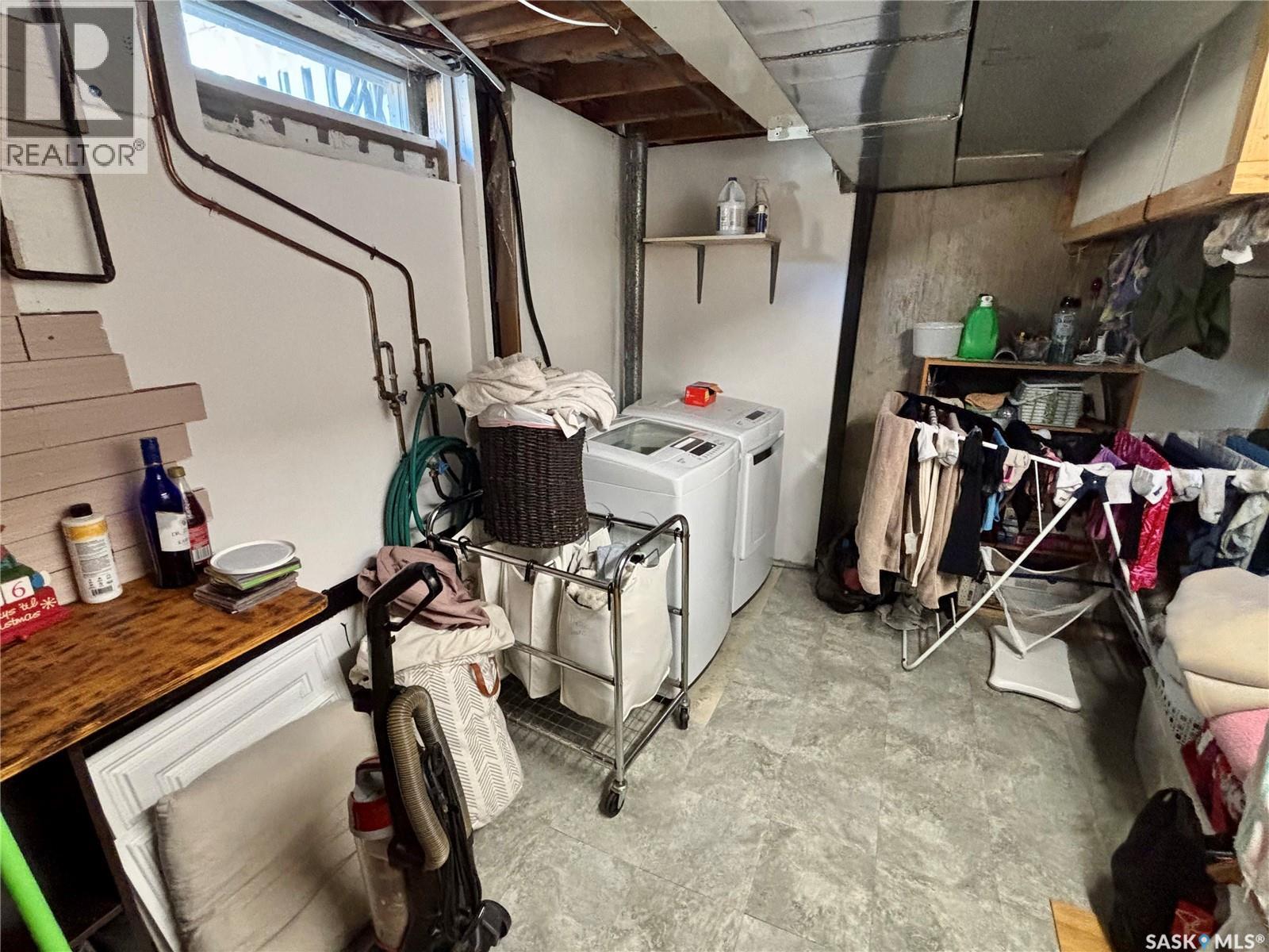 1 Davidson CRESCENT - 28