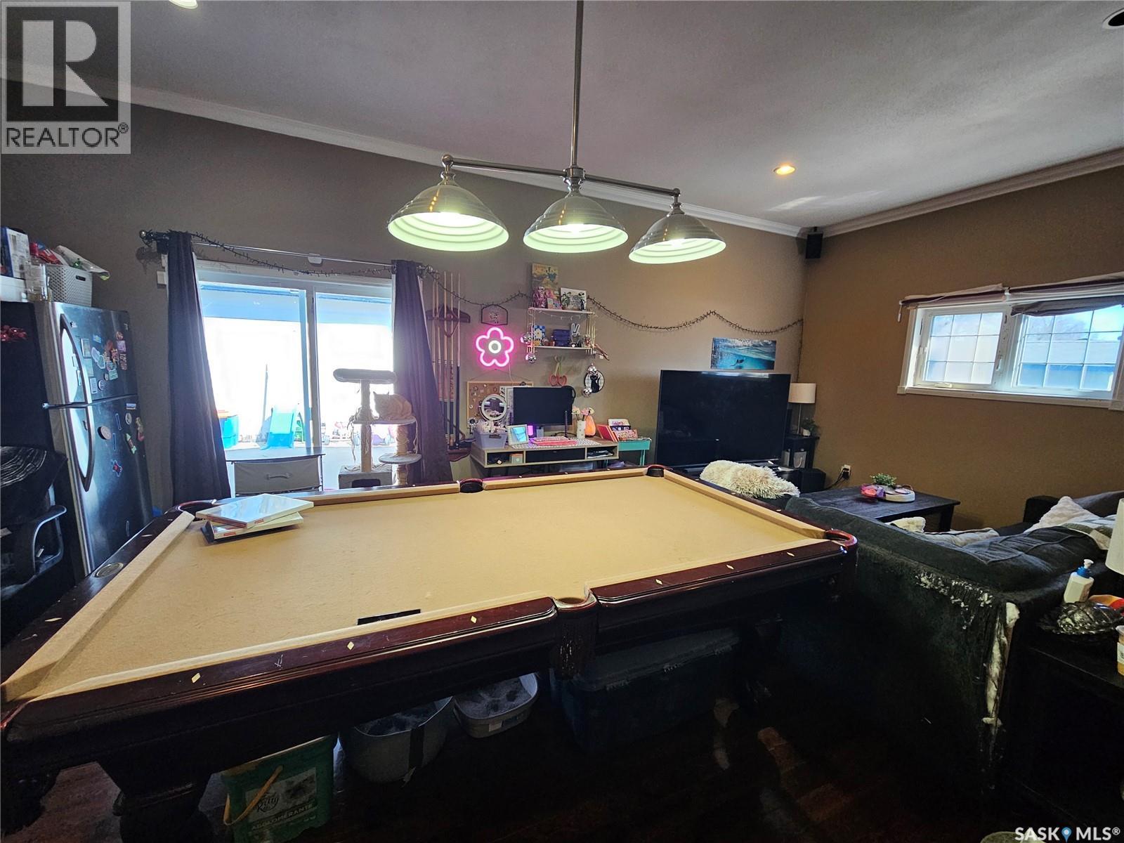 1 Davidson CRESCENT - 37