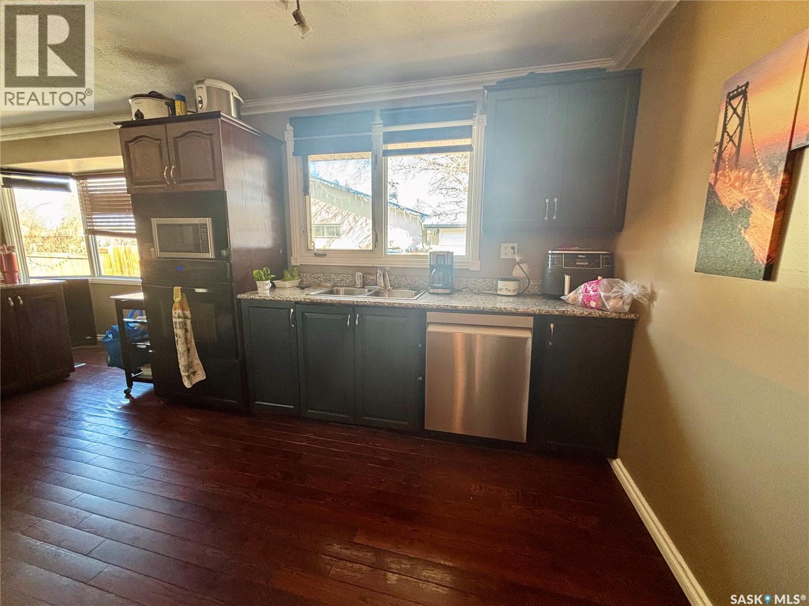 1 Davidson CRESCENT - 8