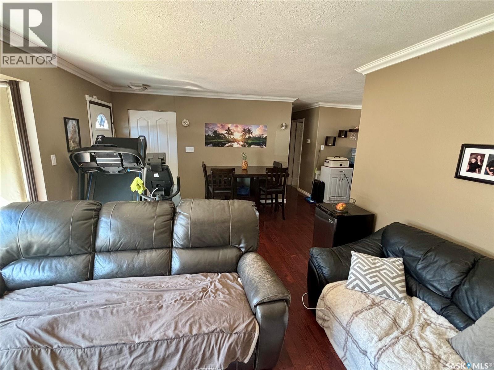 1 Davidson CRESCENT - 9