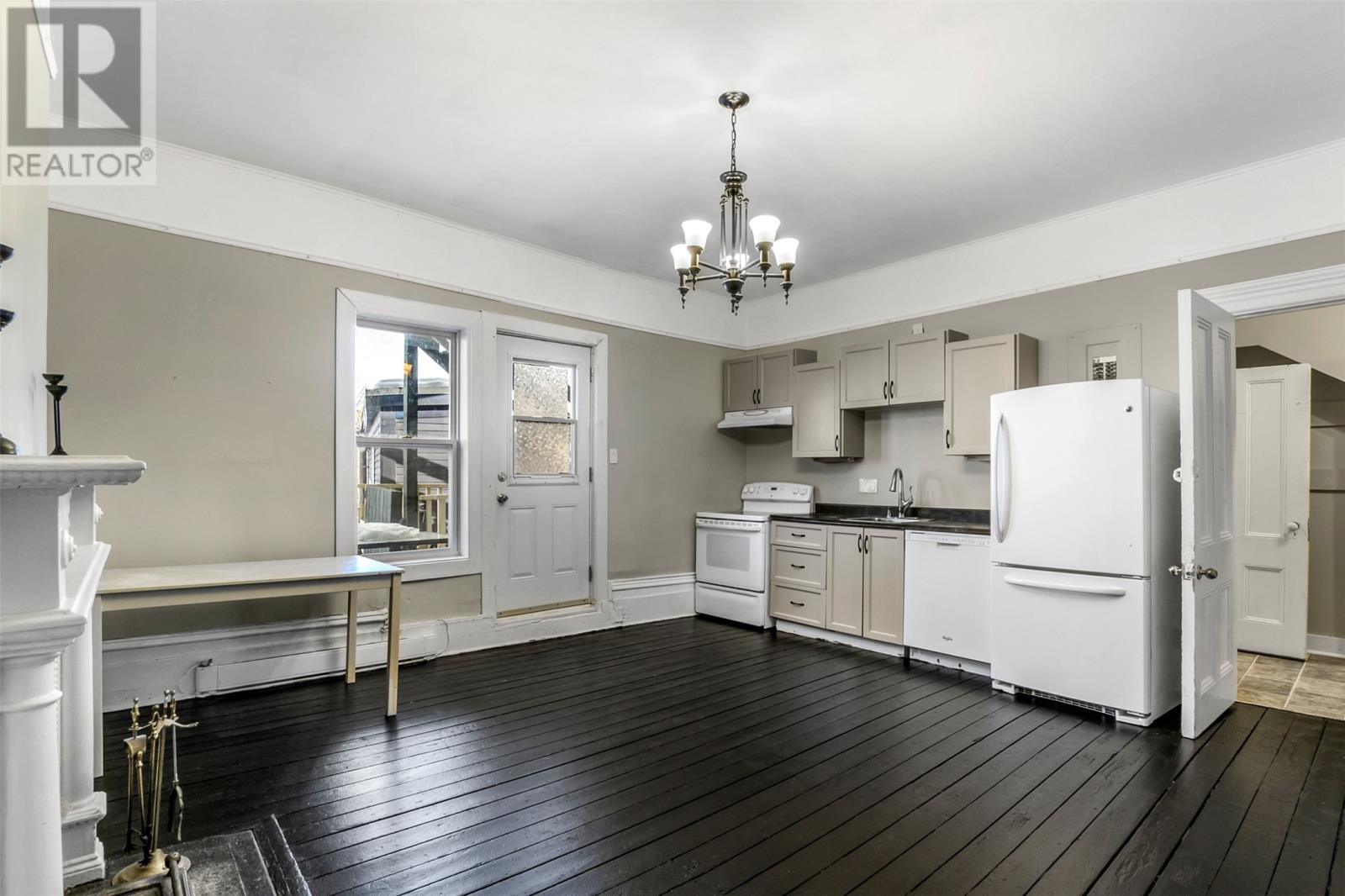 Main level Unit Kitchen