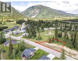 2270 Black Hawk Drive, Sparwood, BC V0B2G2 Photo 8