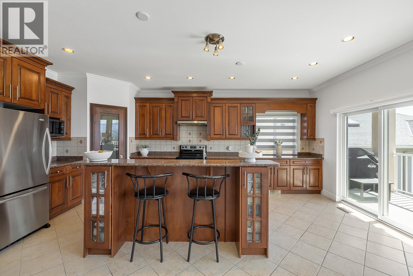 1285 Tanemura Crescent, Kelowna