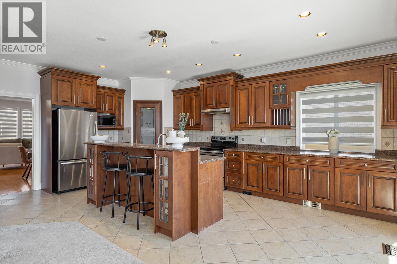 1285 Tanemura Crescent, Kelowna