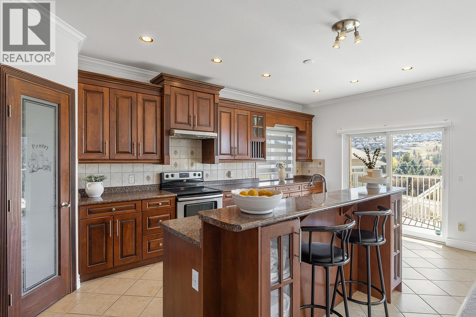 1285 Tanemura Crescent, Kelowna