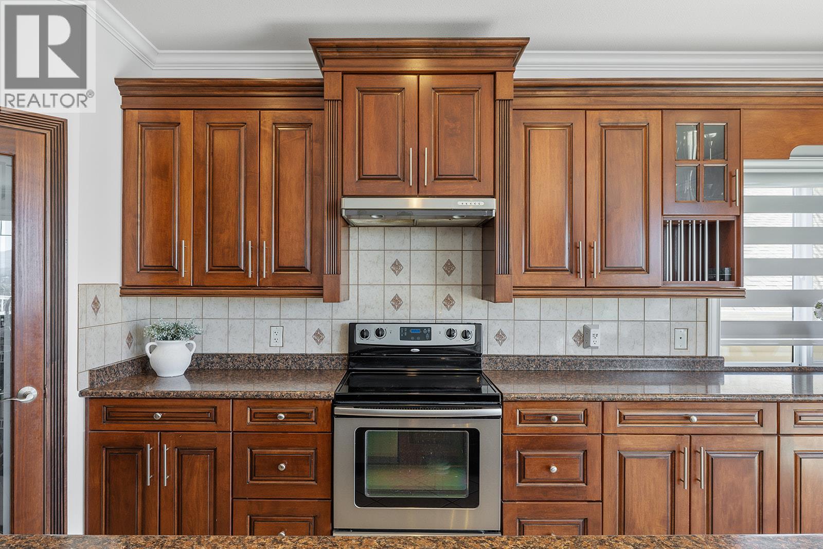 1285 Tanemura Crescent, Kelowna