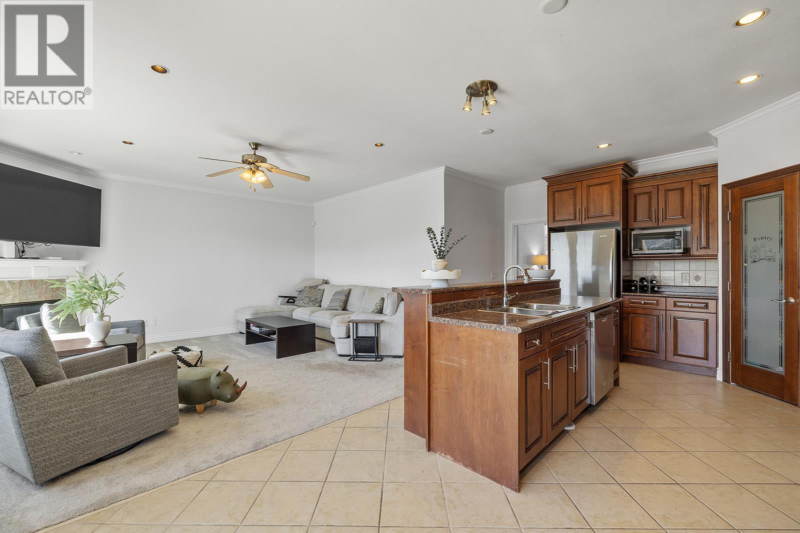 1285 Tanemura Crescent, Kelowna