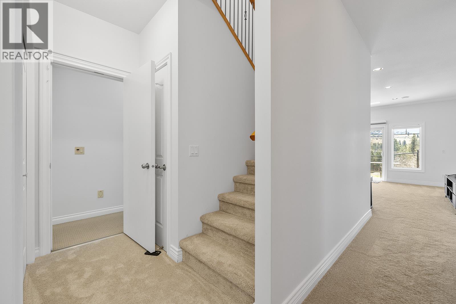 1285 Tanemura Crescent, Kelowna