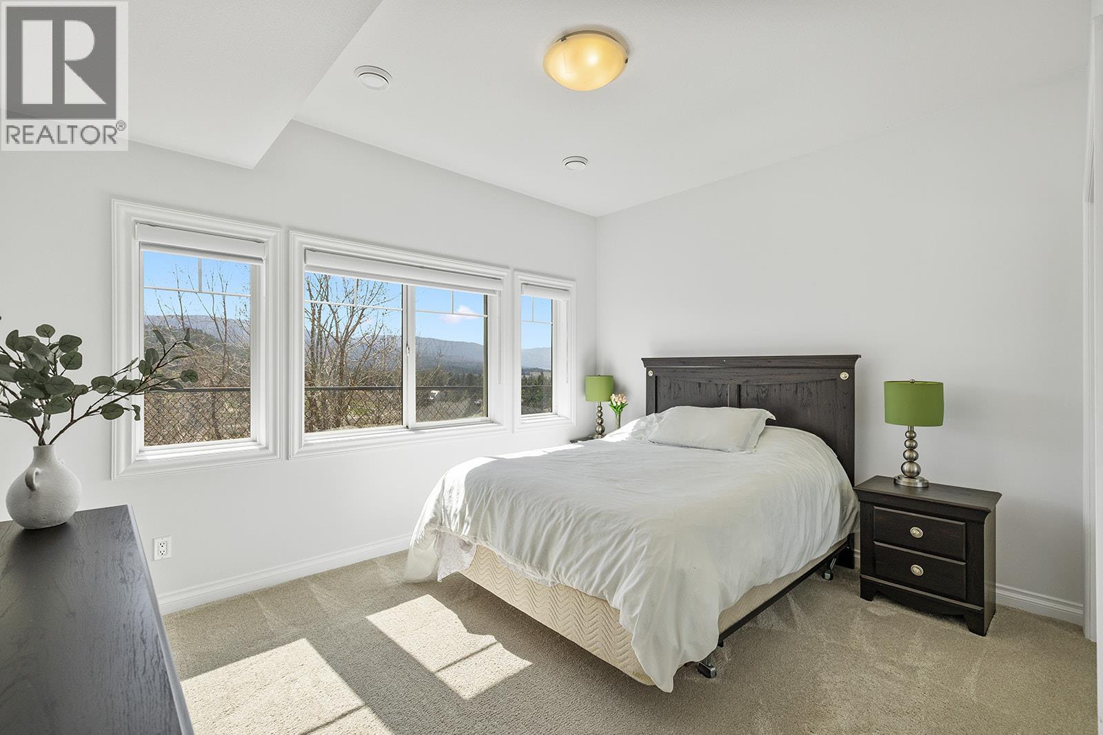 1285 Tanemura Crescent, Kelowna