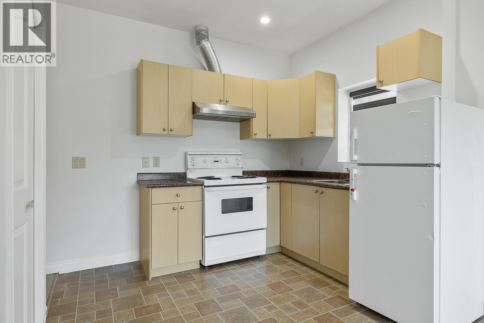 1285 Tanemura Crescent, Kelowna