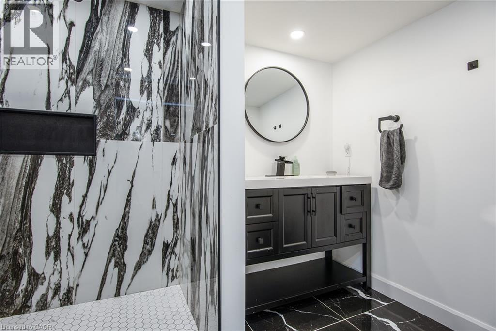 232 SHADY GLEN Crescent - 46