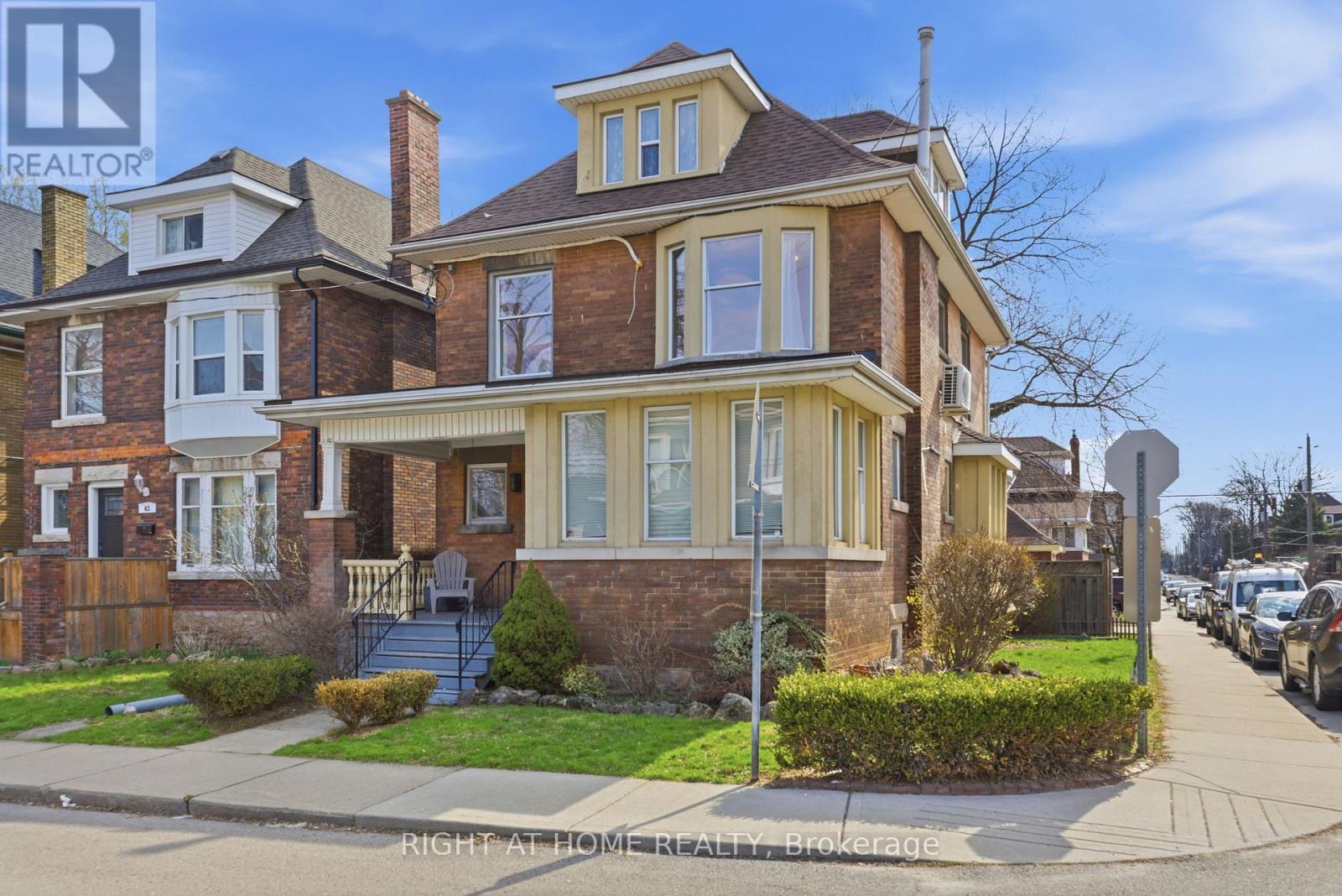 2 - 65 FAIRHOLT ROAD S