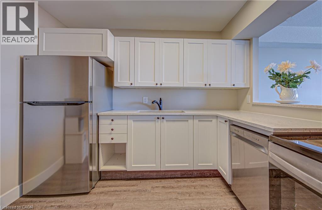 18 HOLBORN Court Unit# 610, Kitchener, Ontario, N2A4A1 — Photo 5