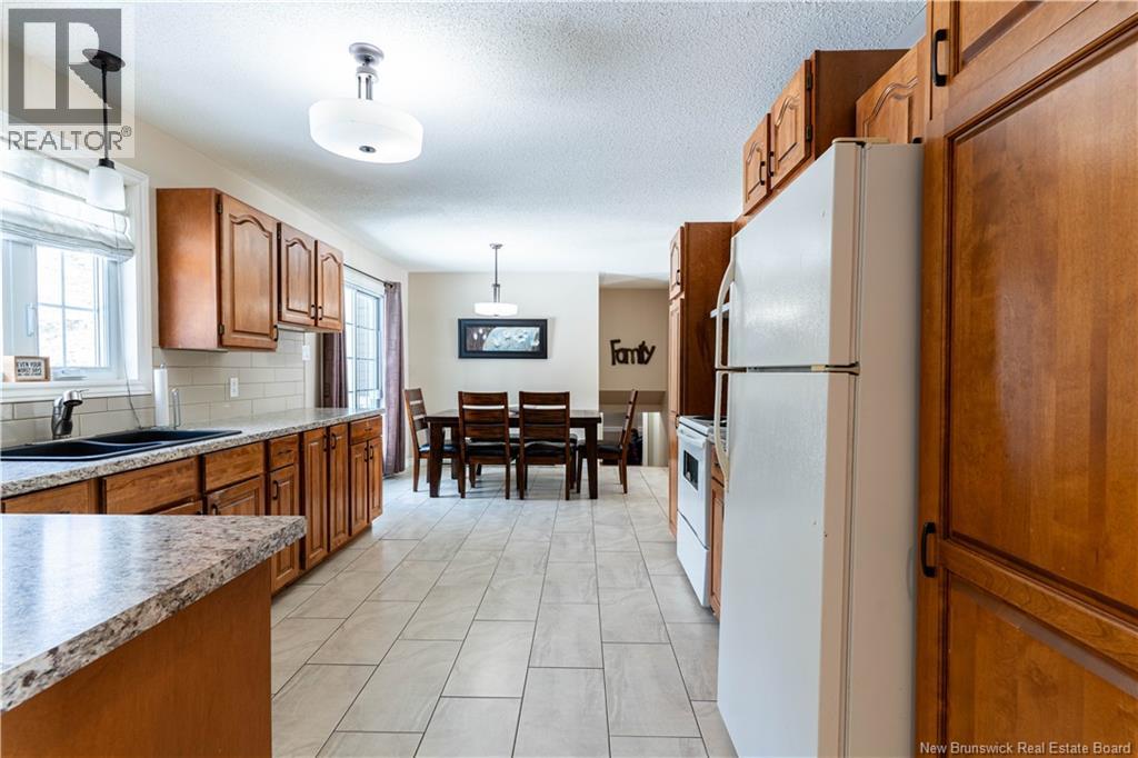 32 North Boom Road — photo 3