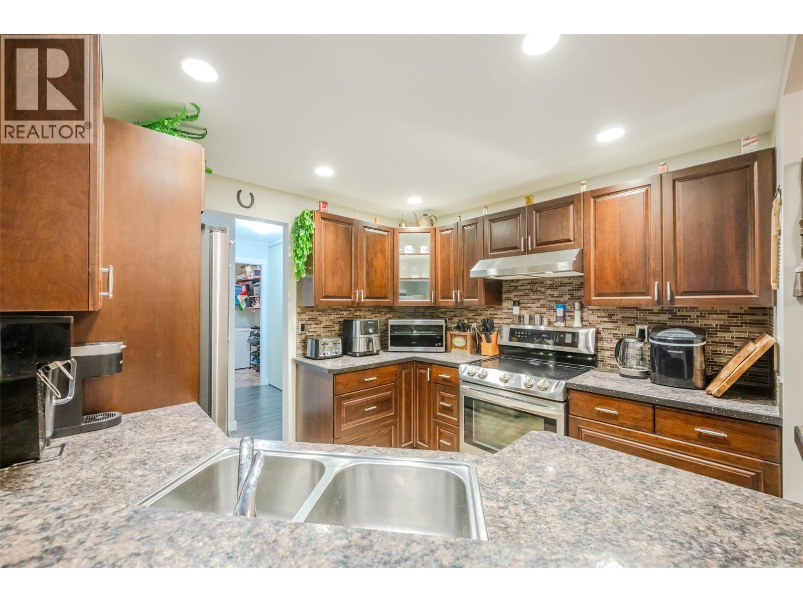 #216 337 MCKINNEY ROAD - 9