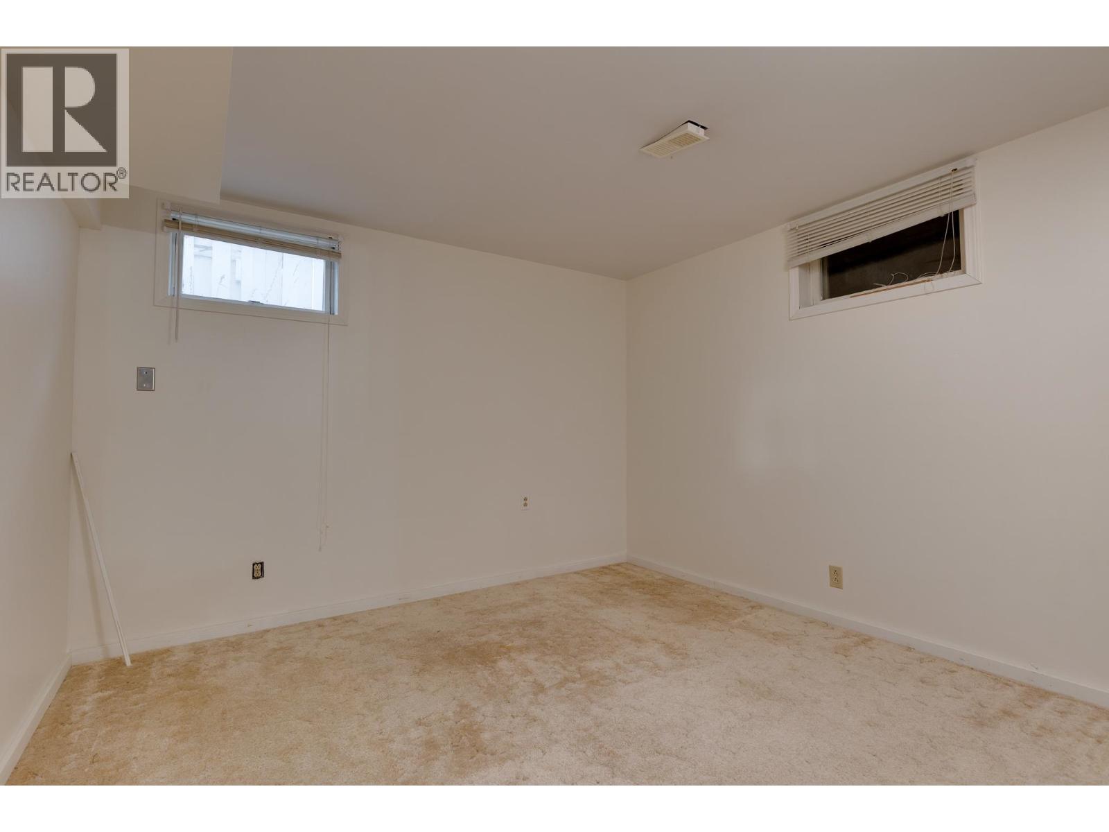 204 WATSON CRESCENT - 24