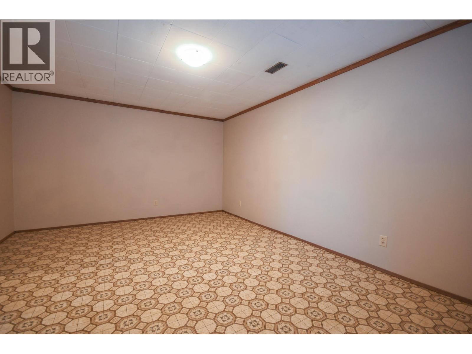 310 CORLESS CRESCENT - 32