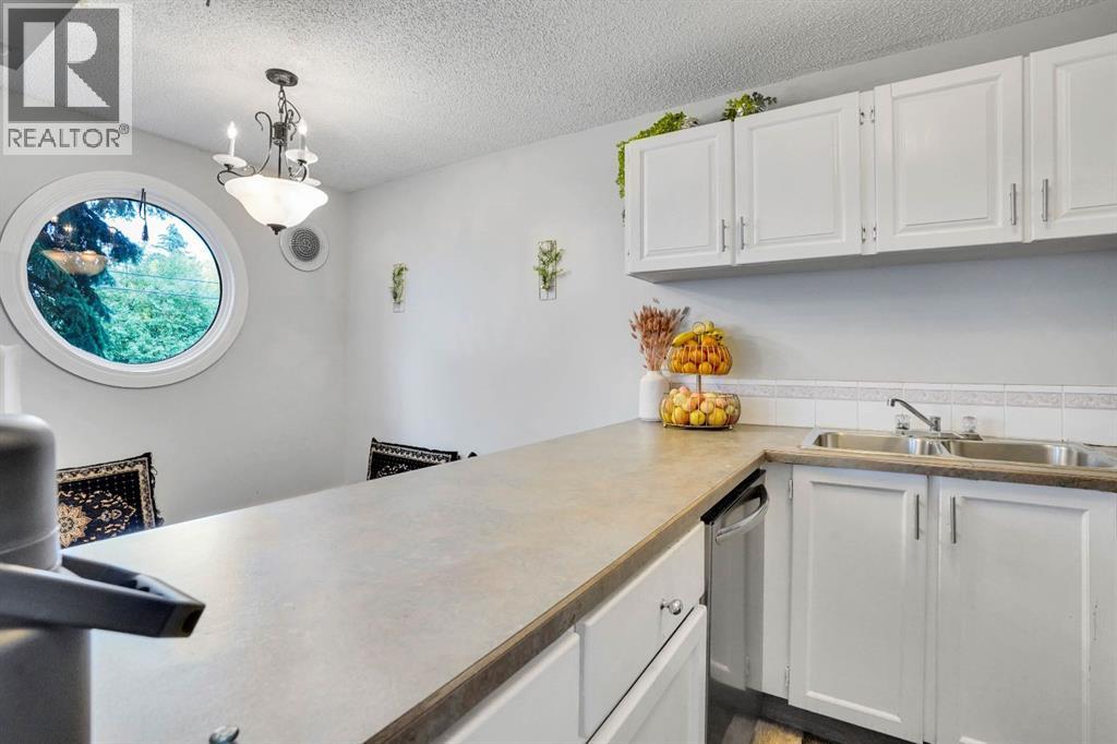 #109 110 20 AVENUE NE - 7