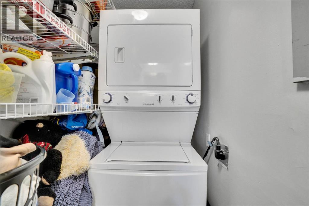 
          110 20 Avenue Northeast
            <br/>
            <span>Calgary</span>
            , 
            <span>AB</span>
             <span>T2E1P7</span>
         - Photo 21