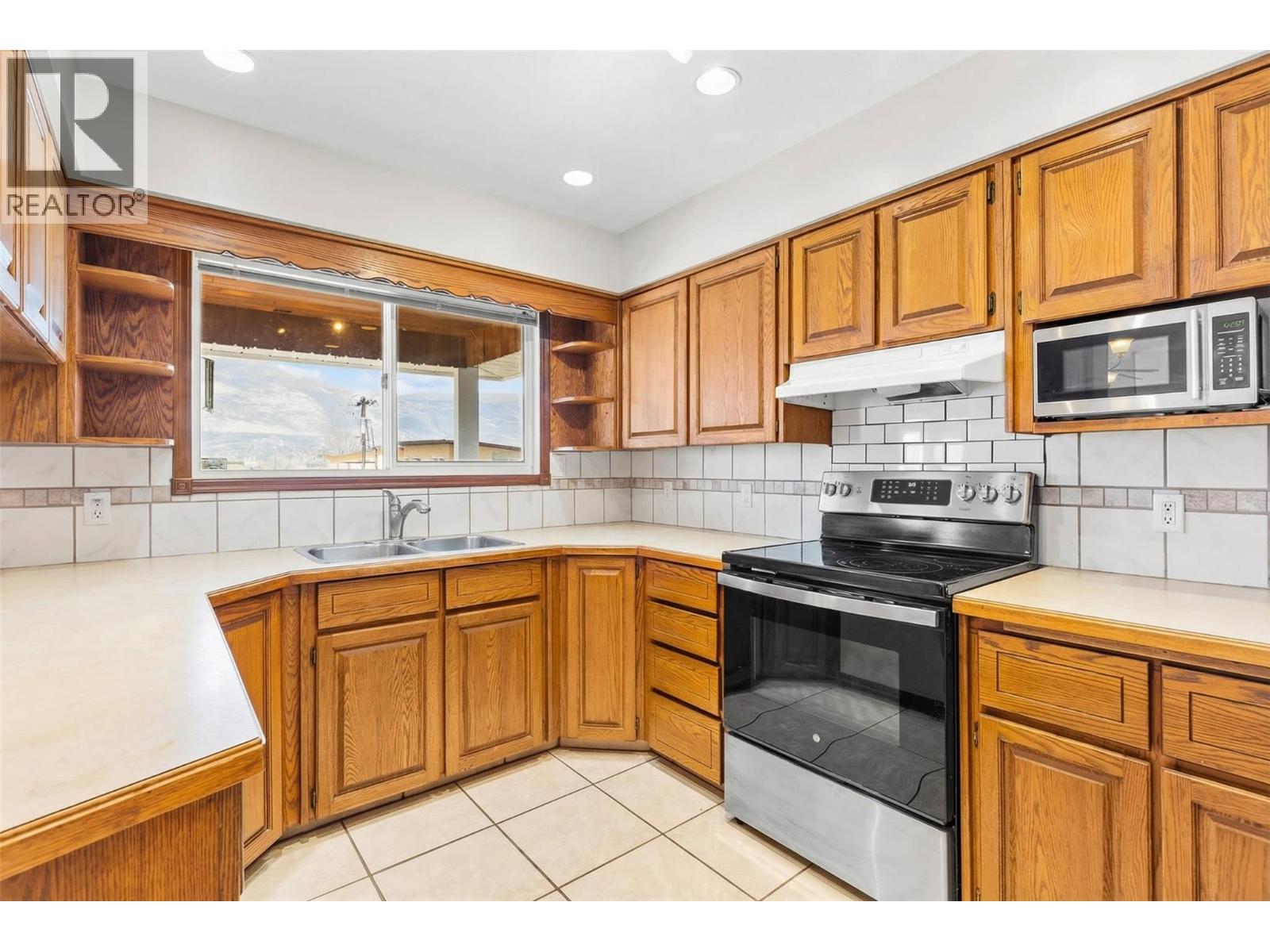 5806 Oleander Drive, Osoyoos