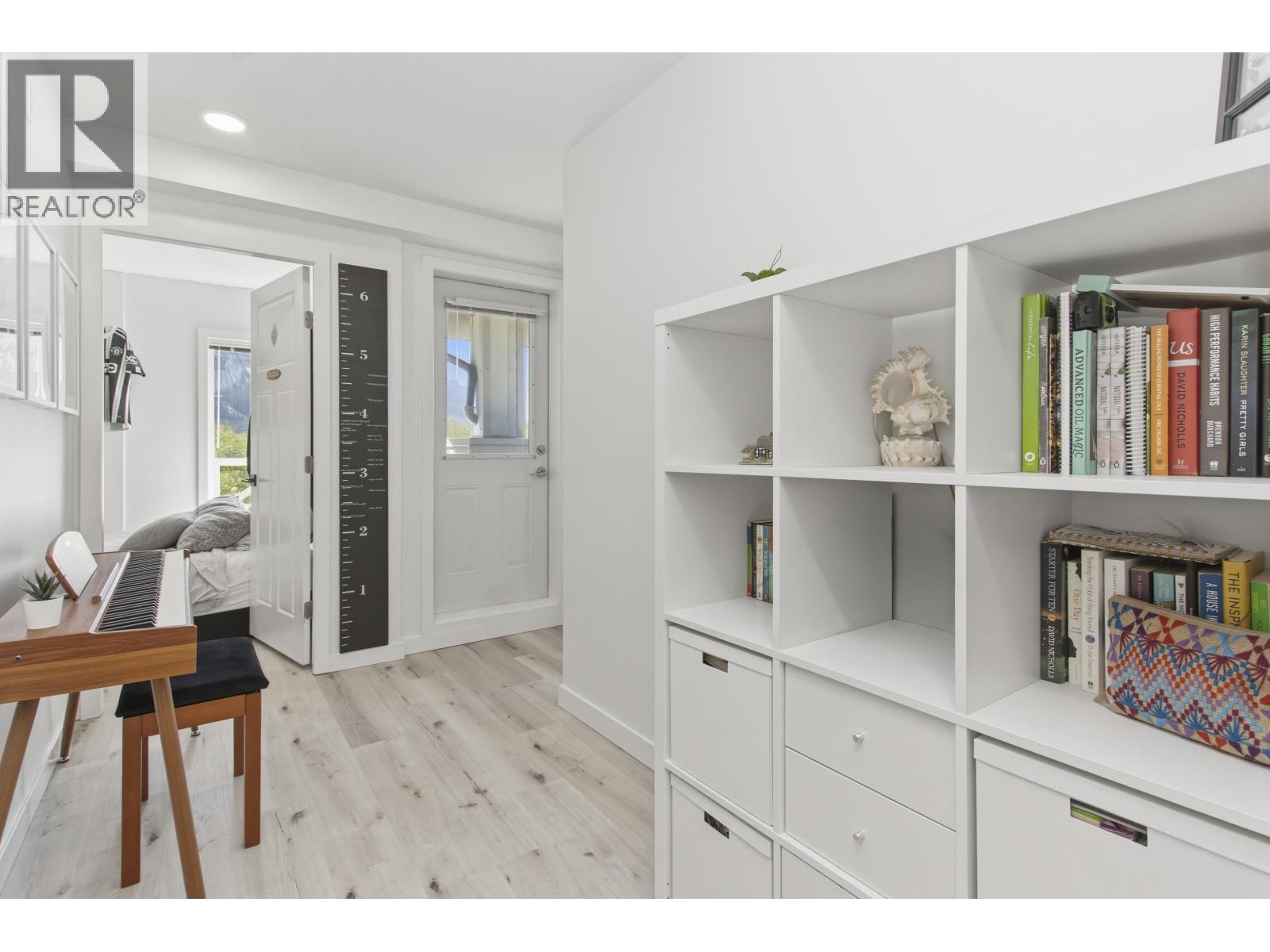 406 1212 MAIN STREET, Squamish