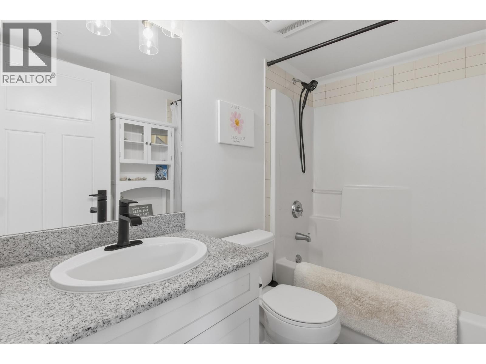 406 1212 MAIN STREET, Squamish