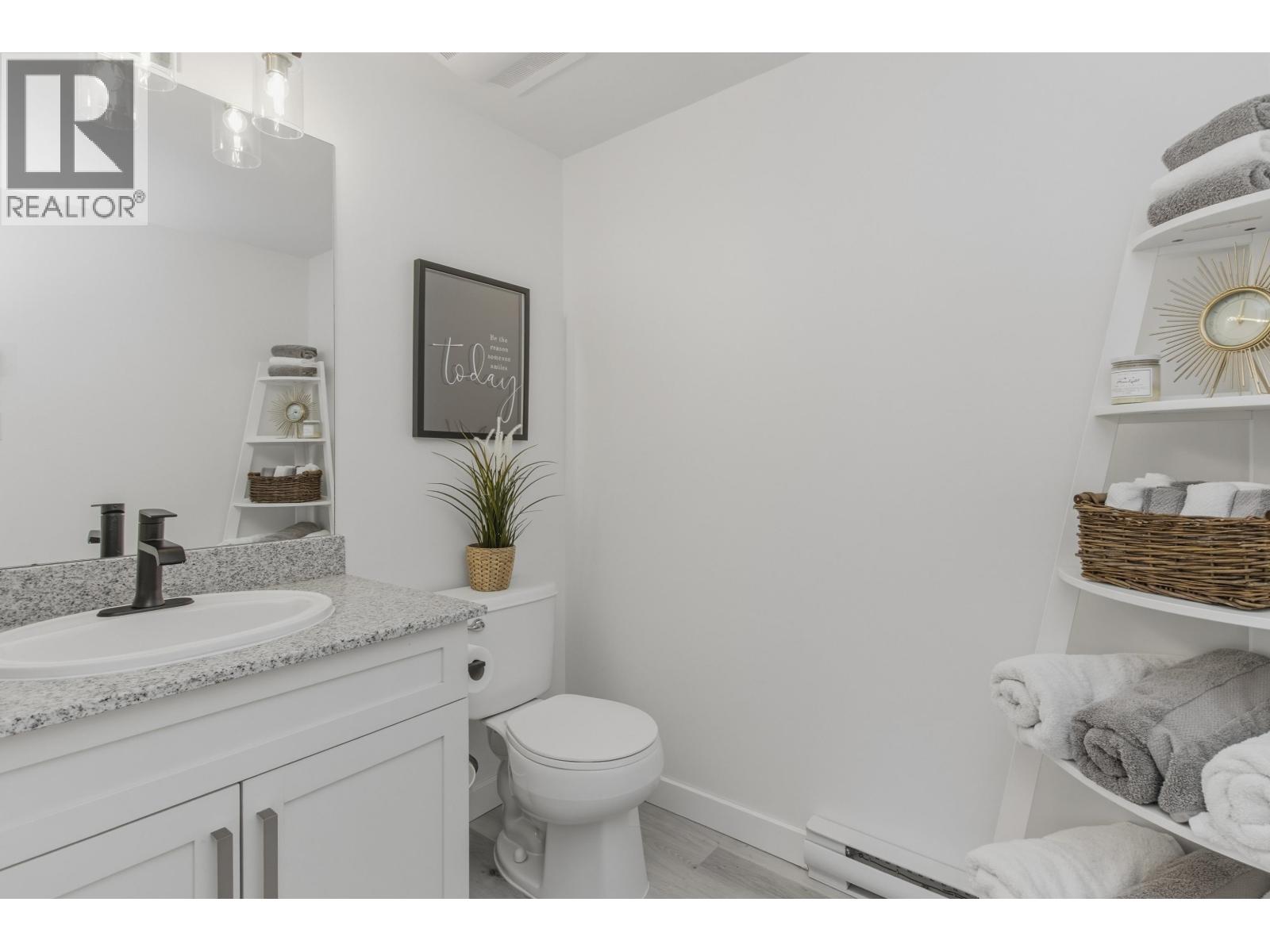 406 1212 MAIN STREET, Squamish