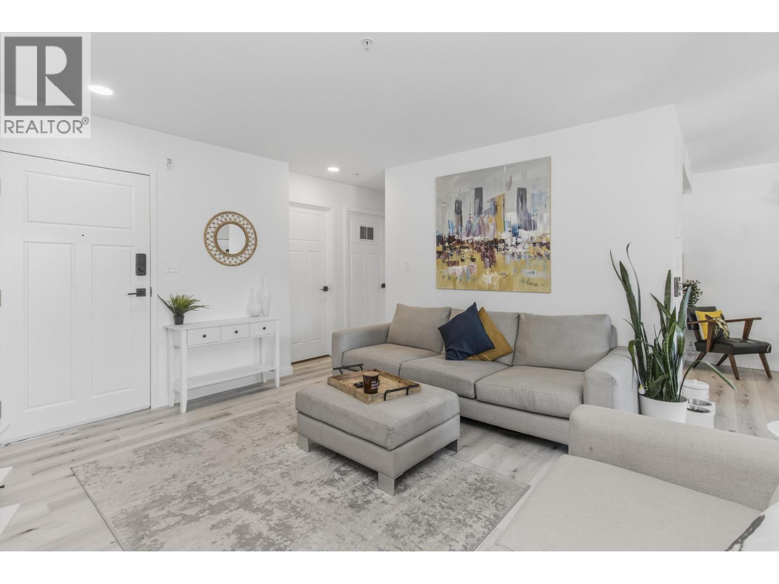 406 1212 MAIN STREET, Squamish