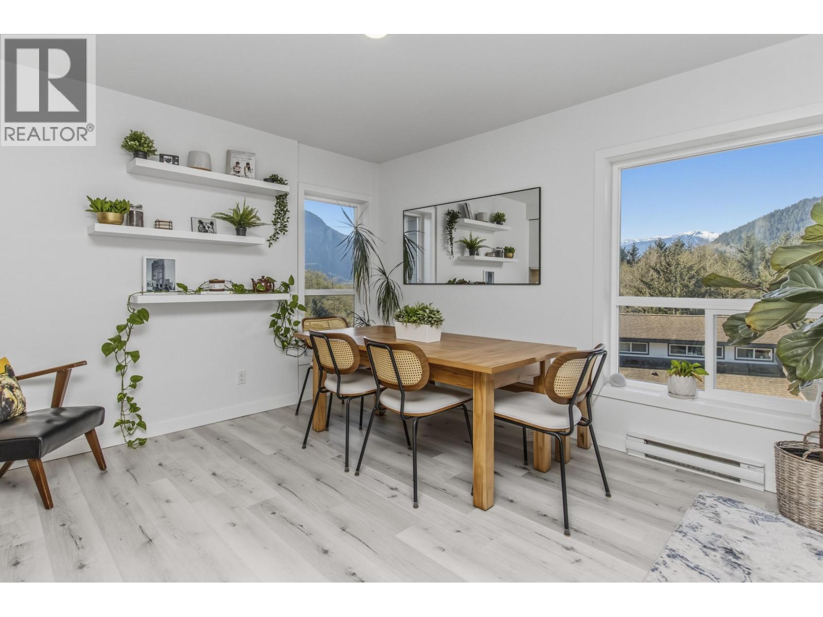 406 1212 MAIN STREET, Squamish