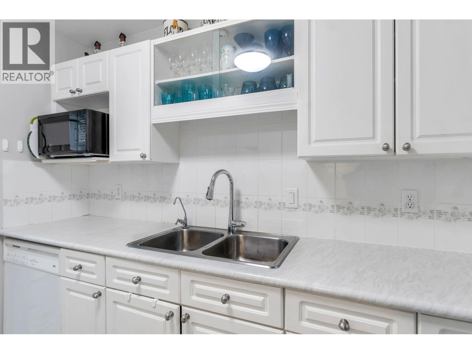 #102-4758 53 Street, Delta