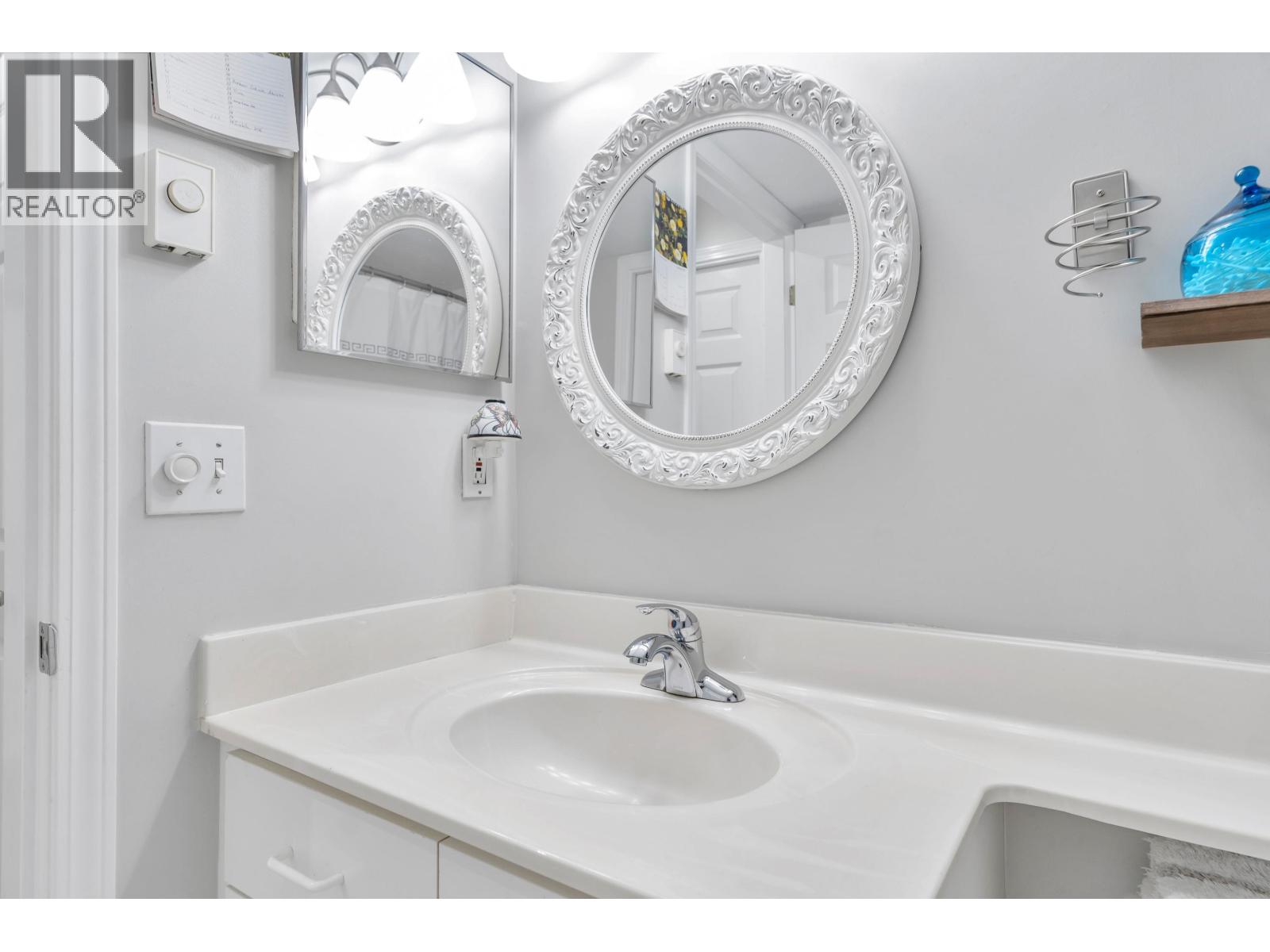 #102-4758 53 Street, Delta