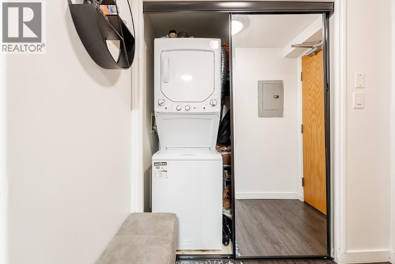 706 680 CLARKSON STREET, New Westminster