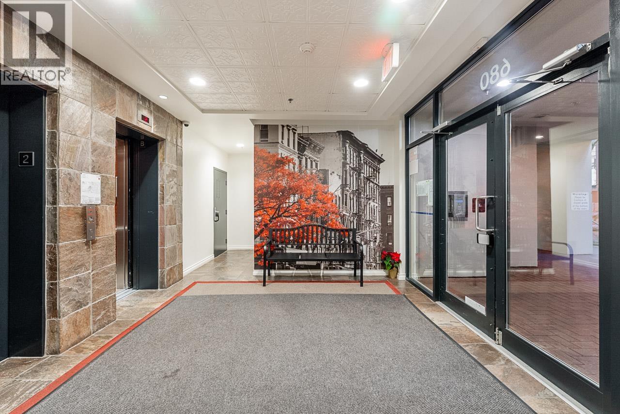 706 680 CLARKSON STREET, New Westminster