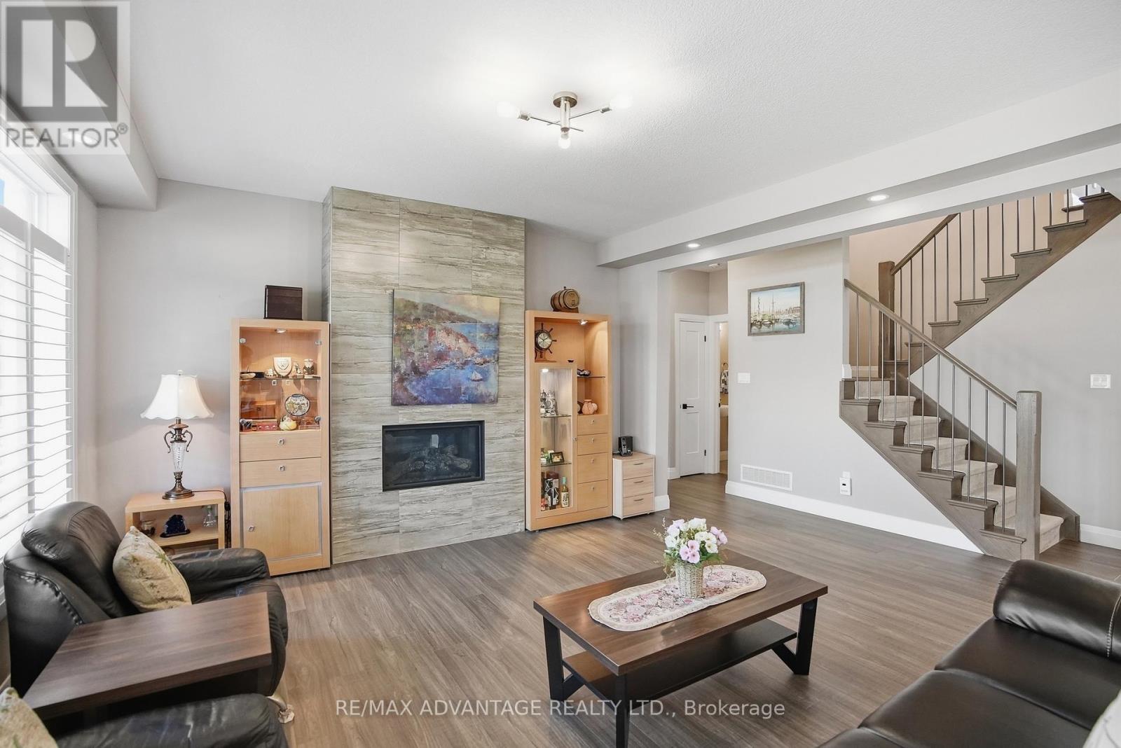 #164 1061 EAGLETRACE DRIVE - 10