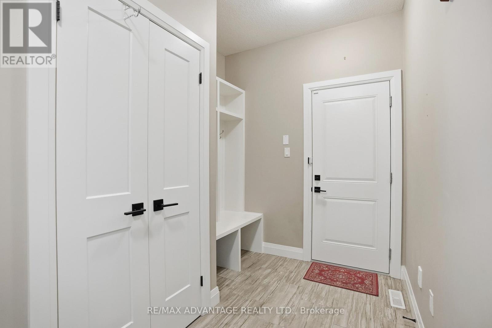 #164 1061 EAGLETRACE DRIVE - 13