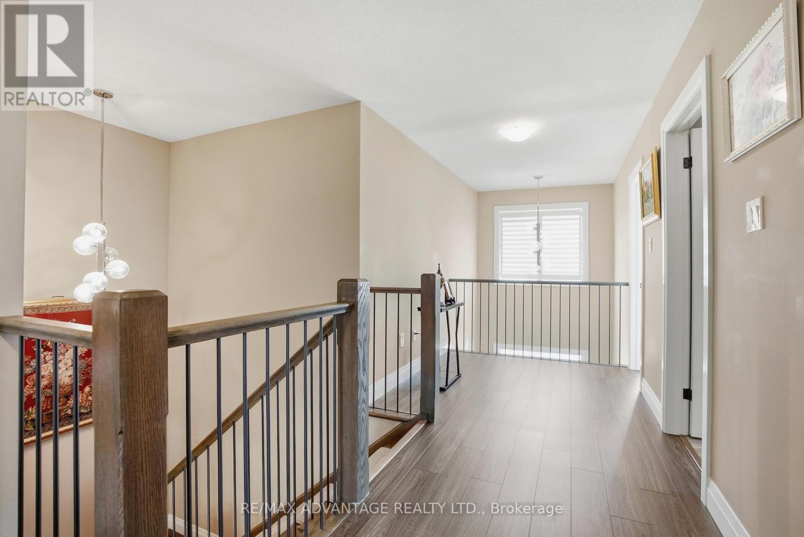 #164 1061 EAGLETRACE DRIVE - 18