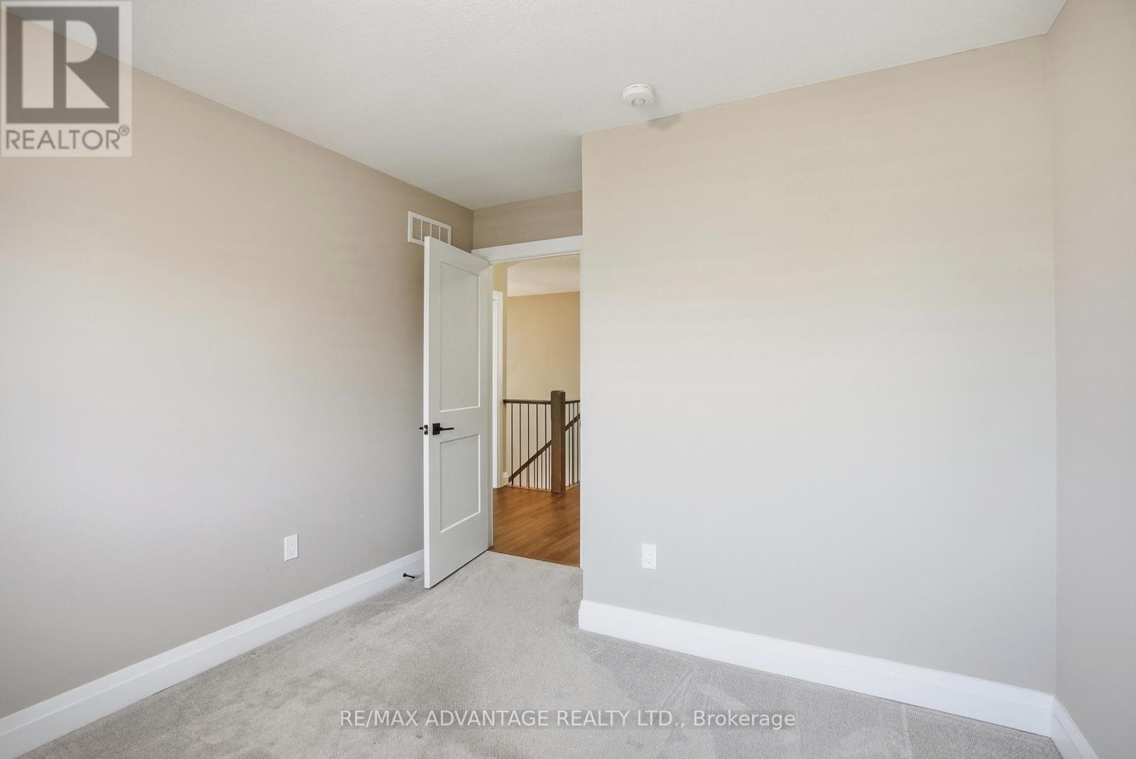 #164 1061 EAGLETRACE DRIVE - 25
