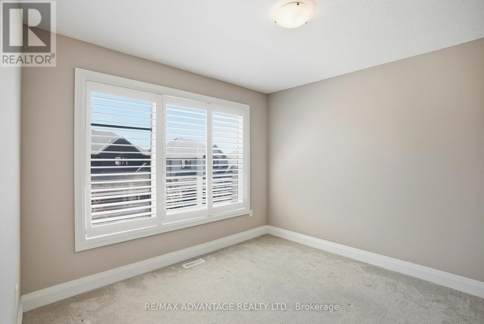 #164 1061 EAGLETRACE DRIVE - 29
