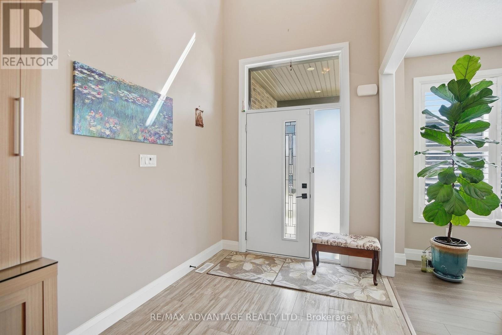 #164 1061 EAGLETRACE DRIVE - 4
