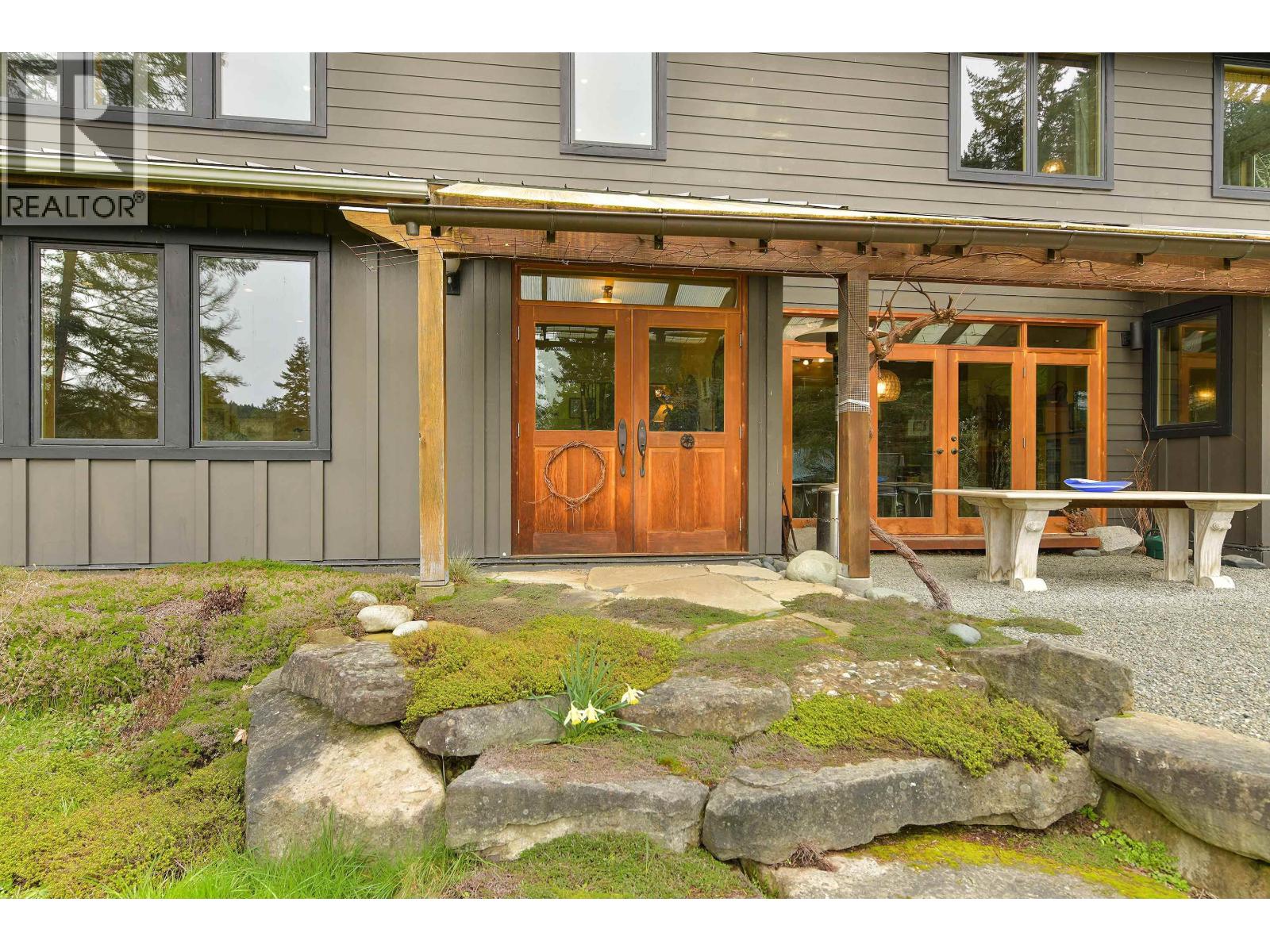 594 HORTON BAY ROAD, Mayne Island