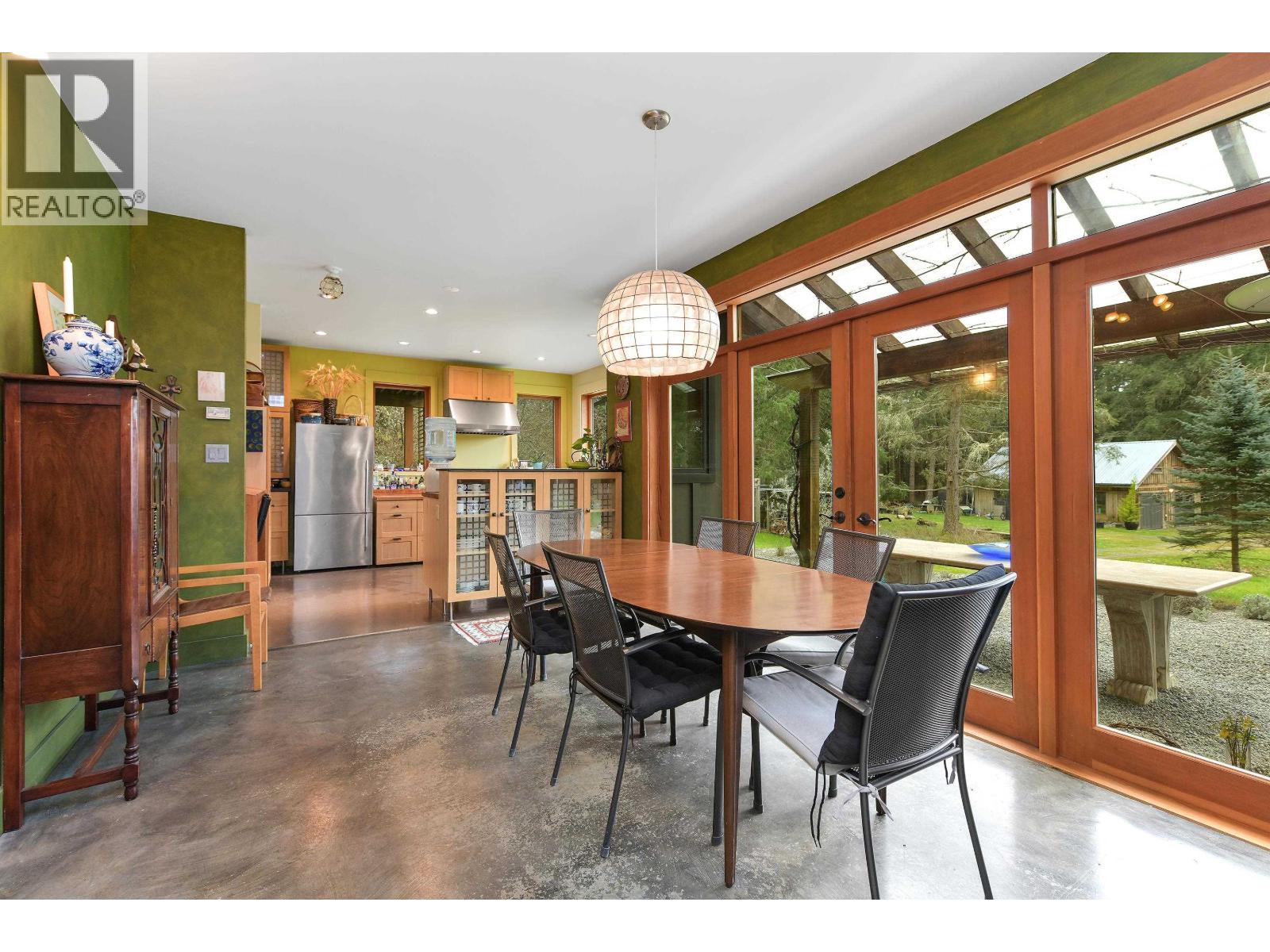 594 HORTON BAY ROAD, Mayne Island