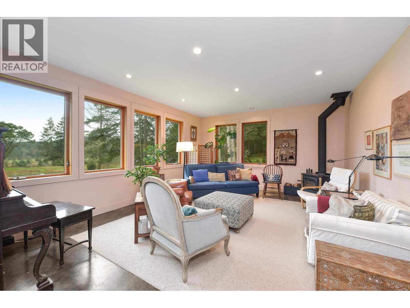 594 HORTON BAY ROAD, Mayne Island