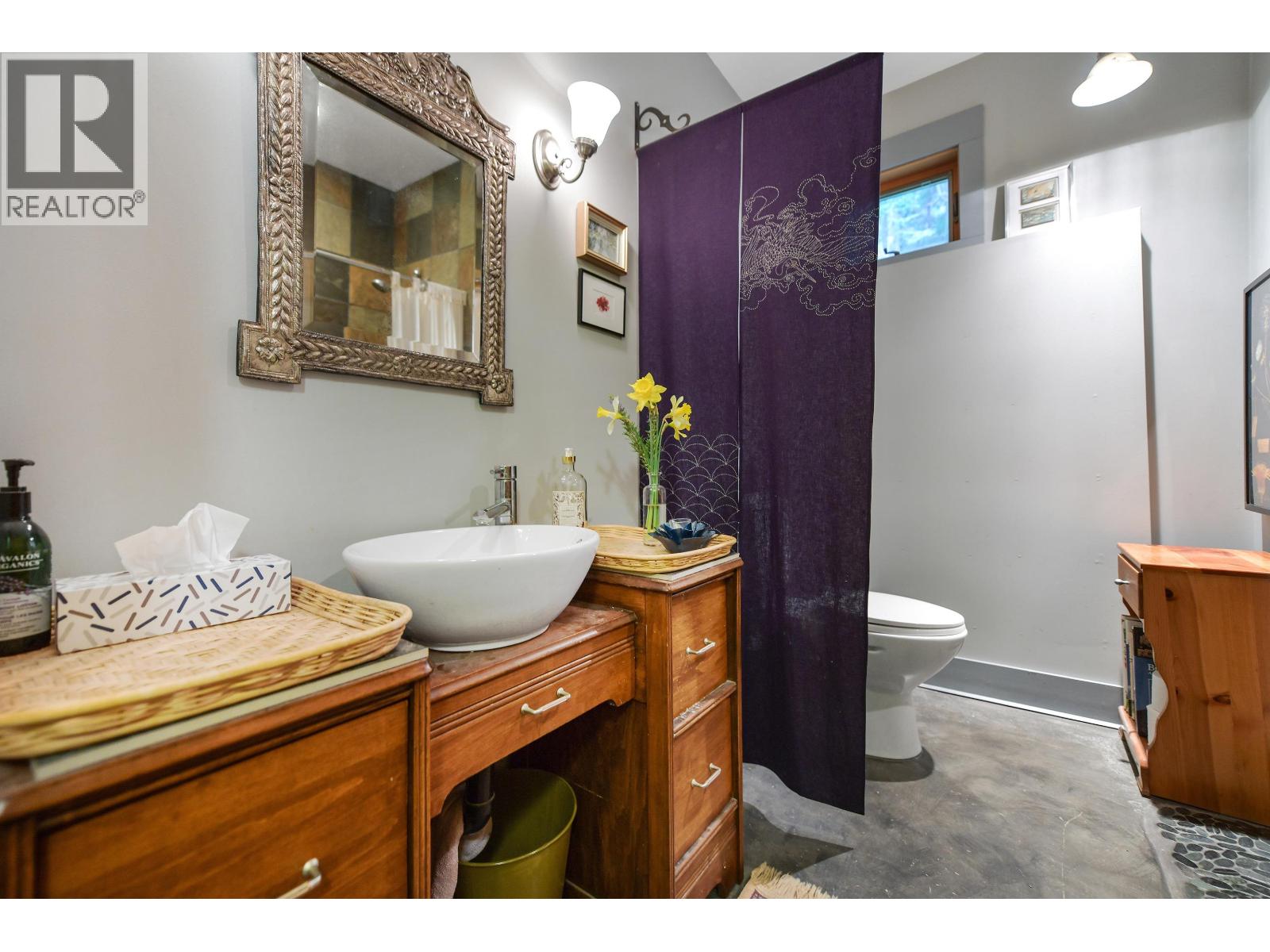 594 HORTON BAY ROAD, Mayne Island