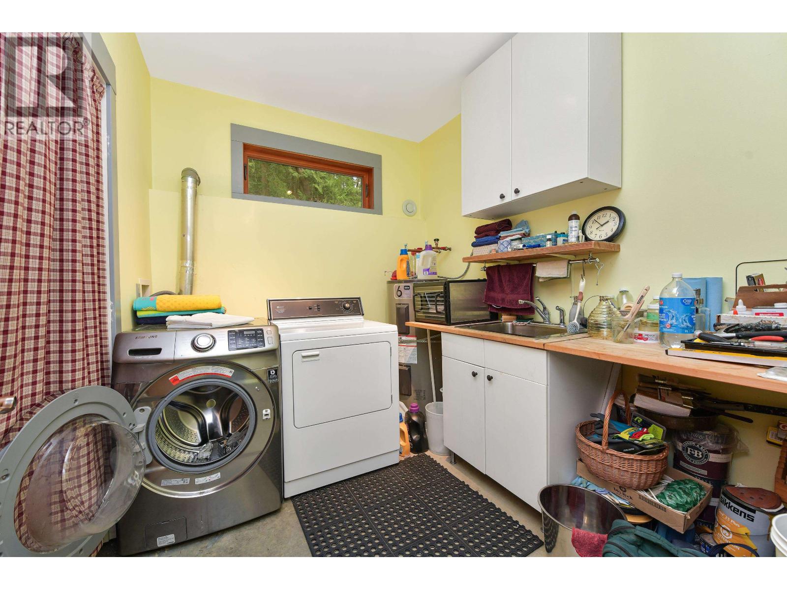 594 HORTON BAY ROAD, Mayne Island