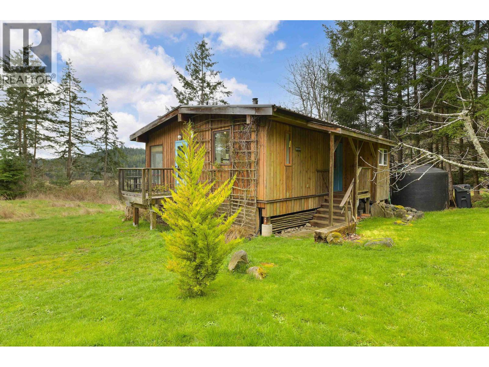 594 HORTON BAY ROAD, Mayne Island