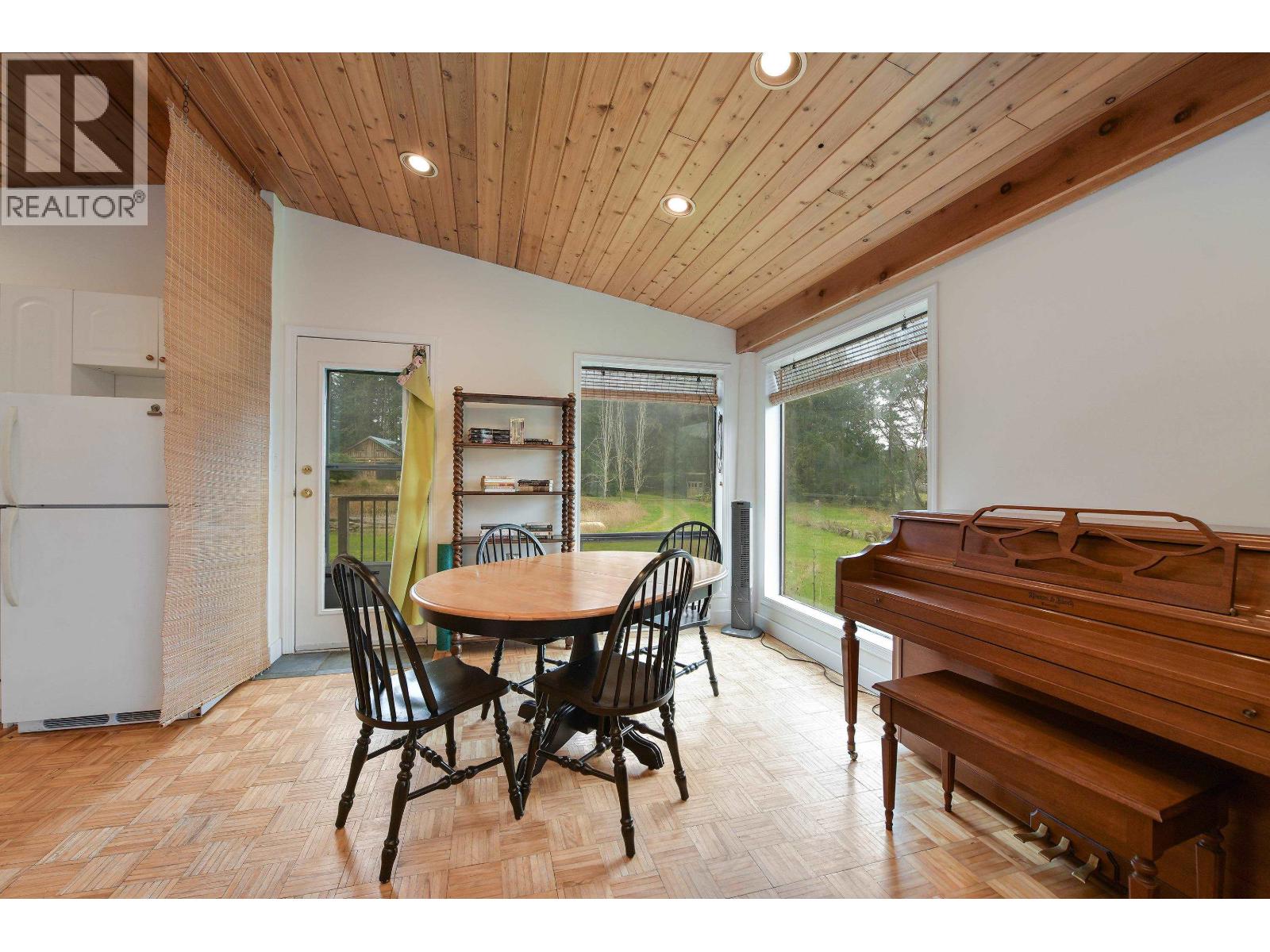 594 HORTON BAY ROAD, Mayne Island