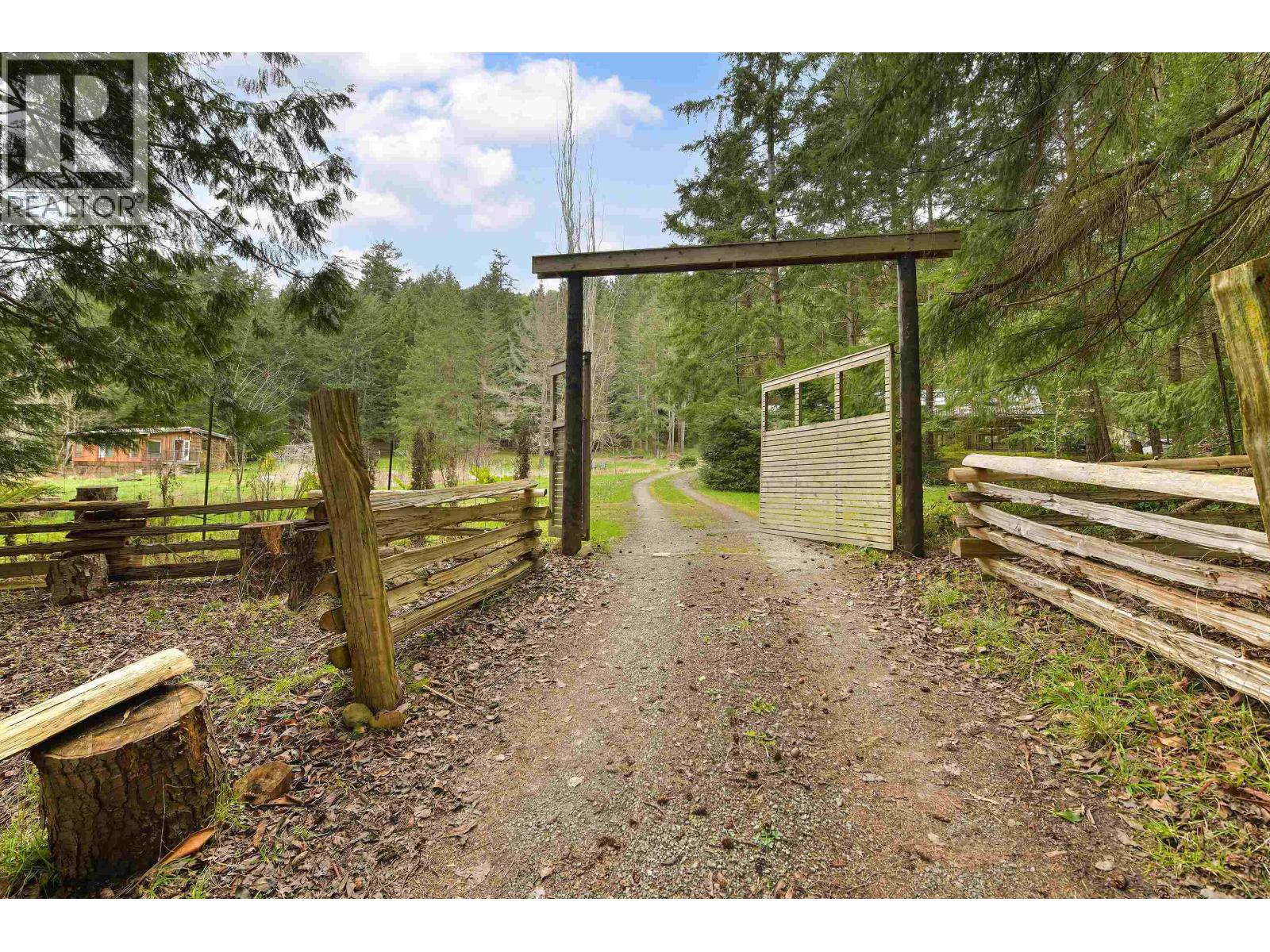 594 HORTON BAY ROAD, Mayne Island