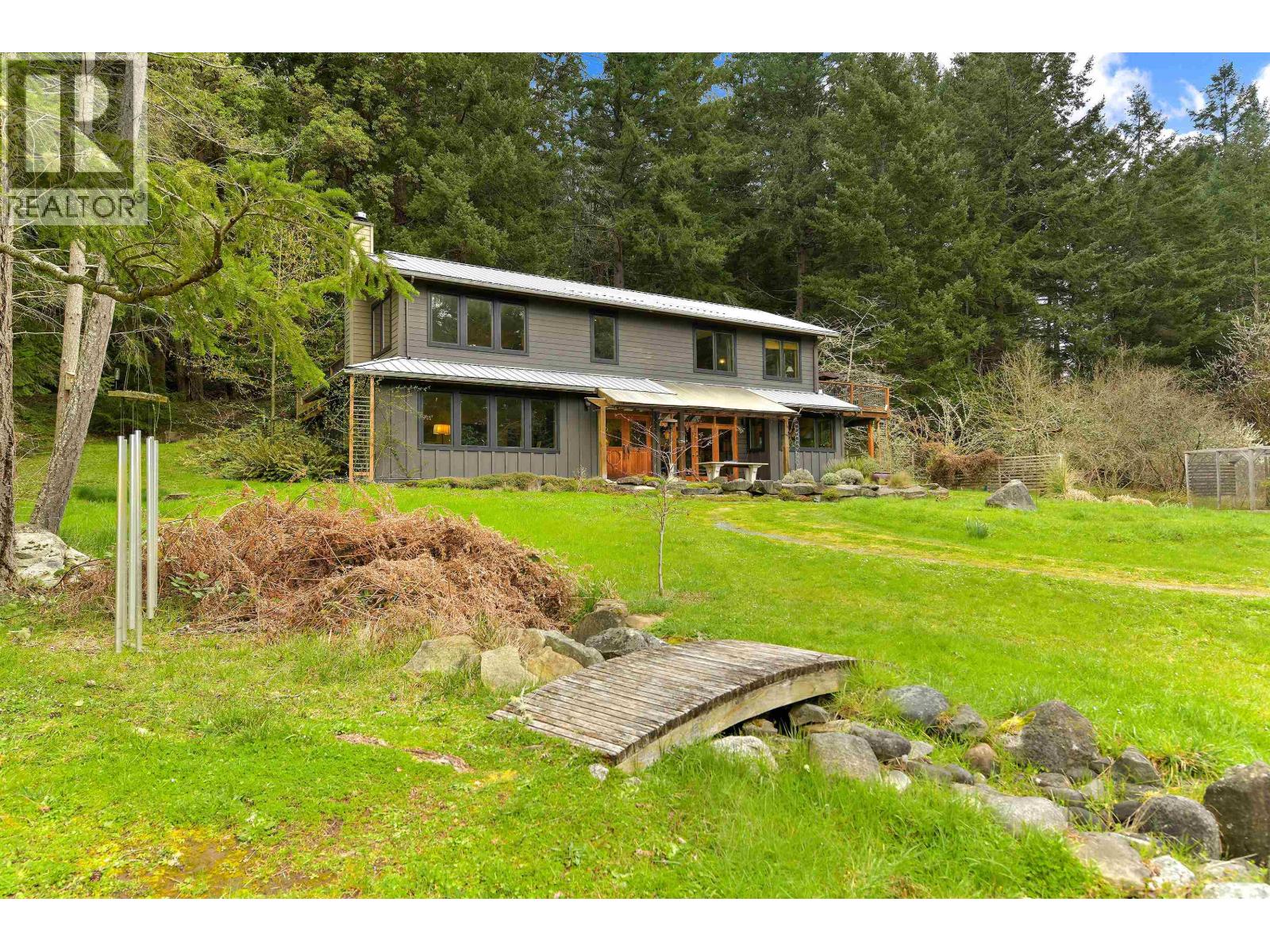 594 HORTON BAY ROAD, Mayne Island