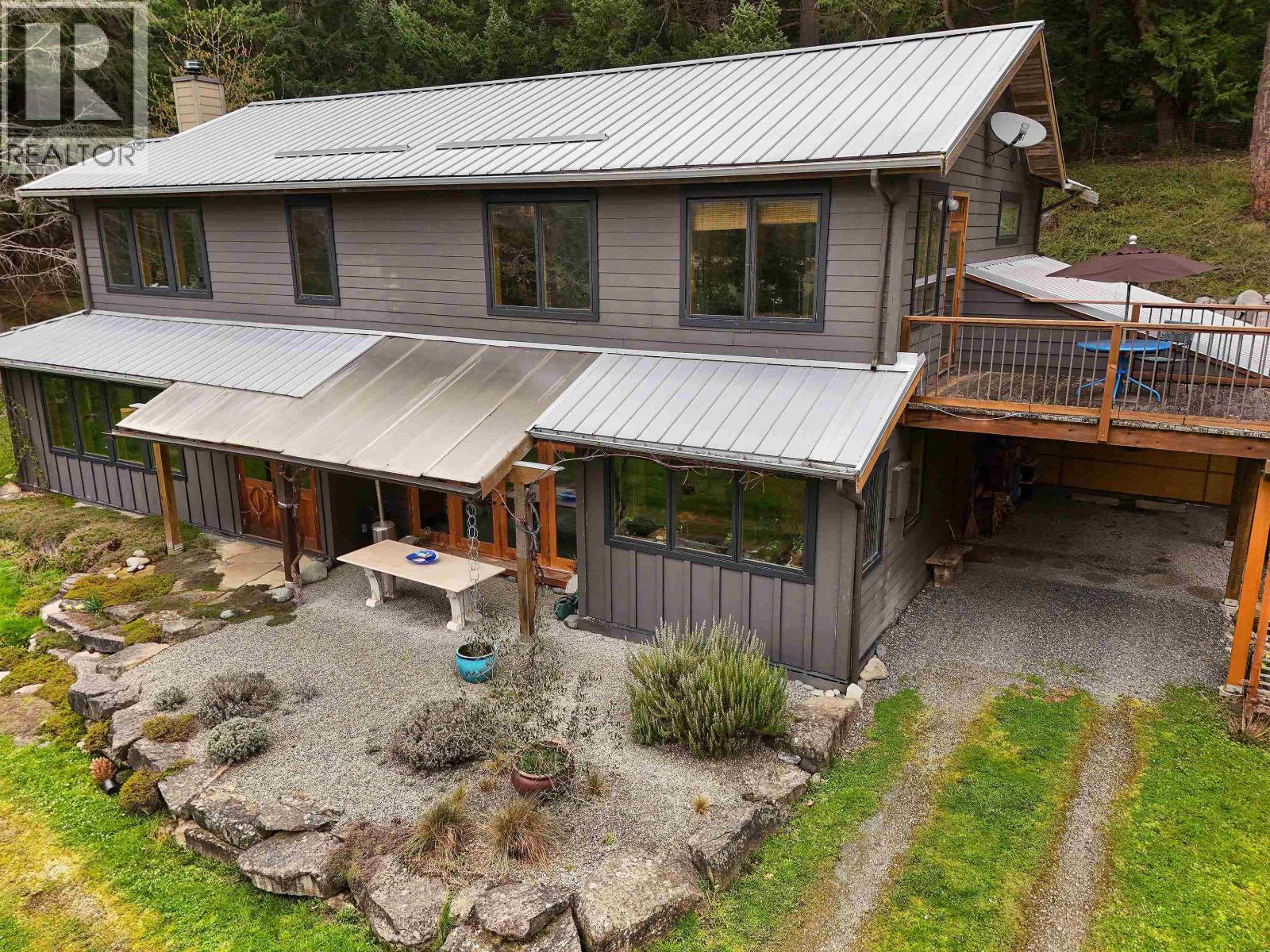 594 HORTON BAY ROAD, Mayne Island