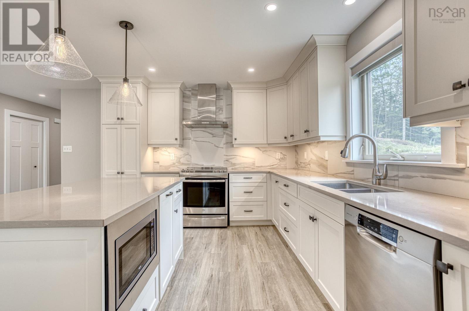 Property 10 of 47 of 570 Myra Road